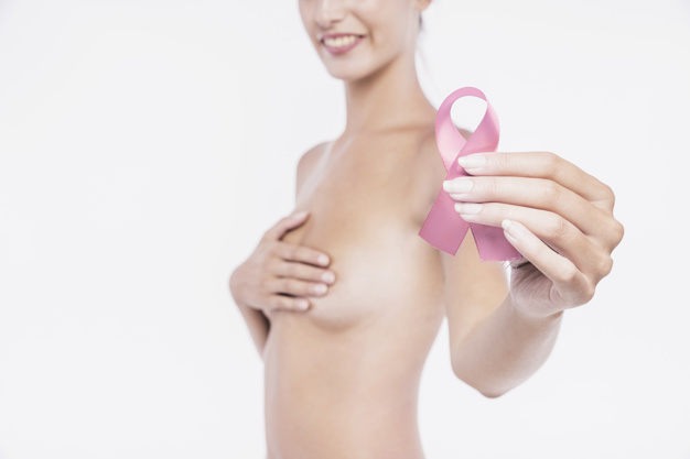 Outubro Rosa: a importância de realizar o autoexame nas mamas